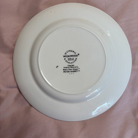 Vintage Wedgwood Peter Rabbit Plate - Picture 4 of 4